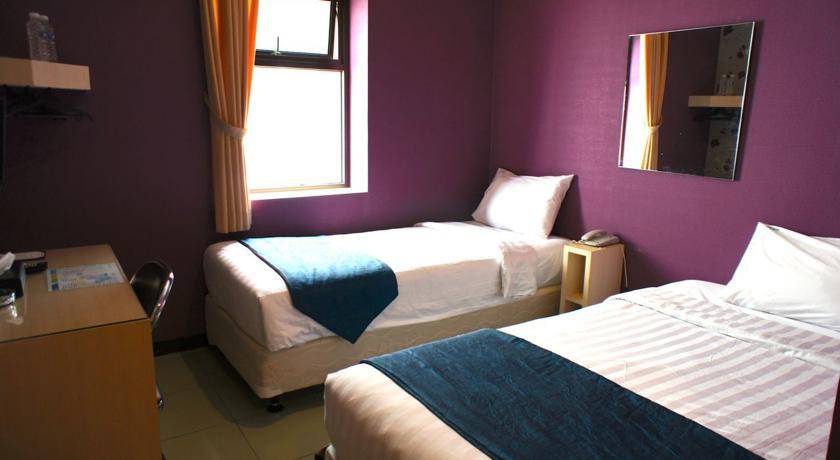 Mine Home Hotel Бандунг Екстер'єр фото