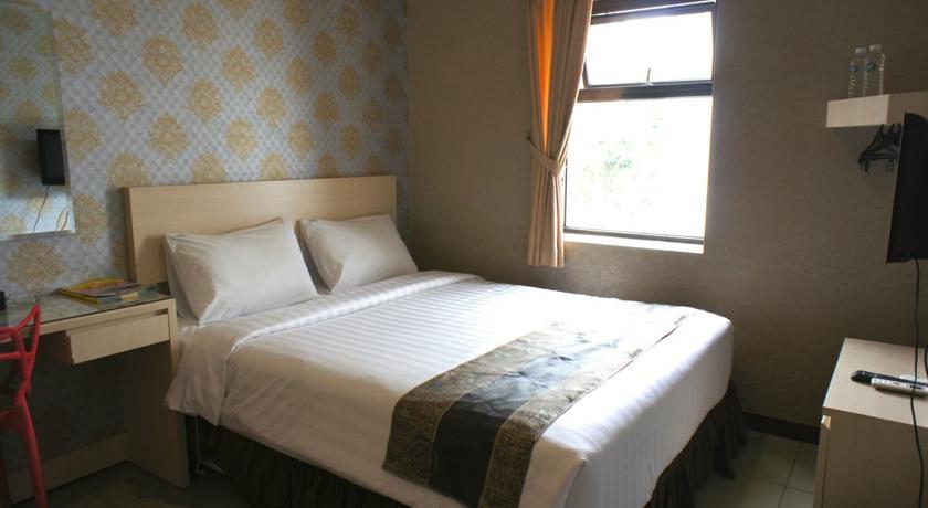 Mine Home Hotel Бандунг Екстер'єр фото