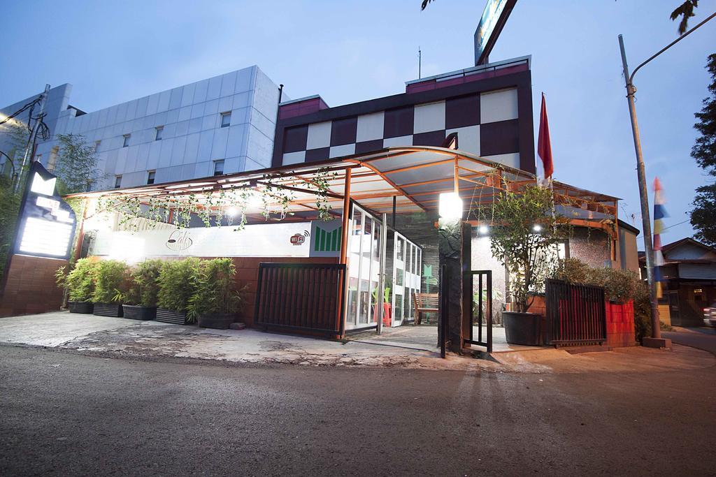 Mine Home Hotel Бандунг Екстер'єр фото
