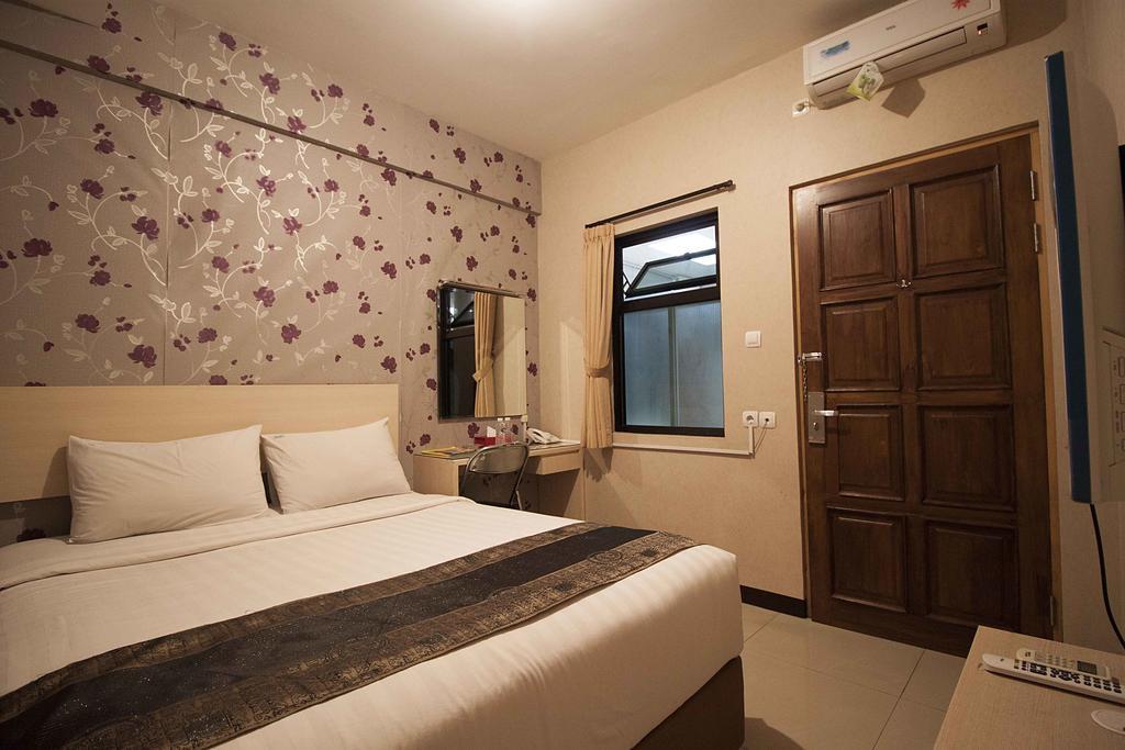 Mine Home Hotel Бандунг Екстер'єр фото