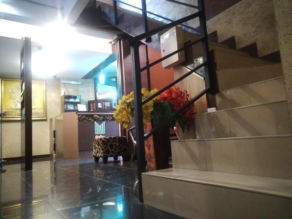 Mine Home Hotel Бандунг Екстер'єр фото