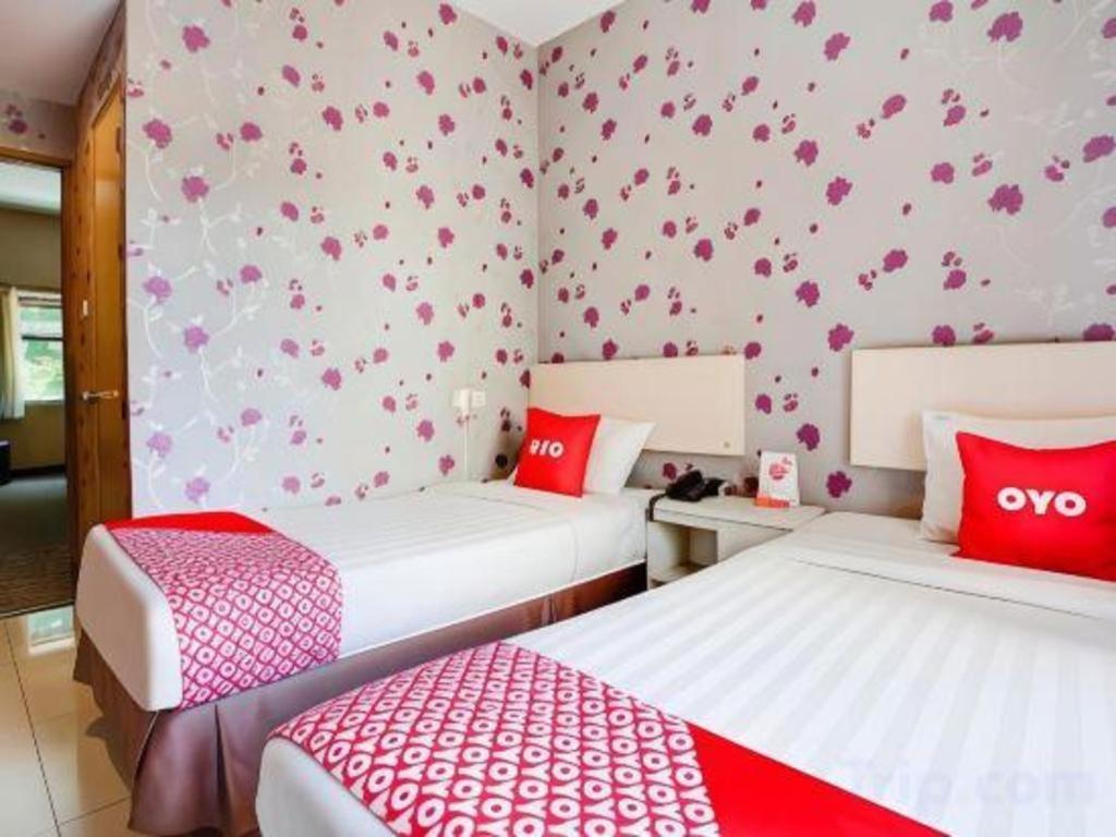 Mine Home Hotel Бандунг Екстер'єр фото