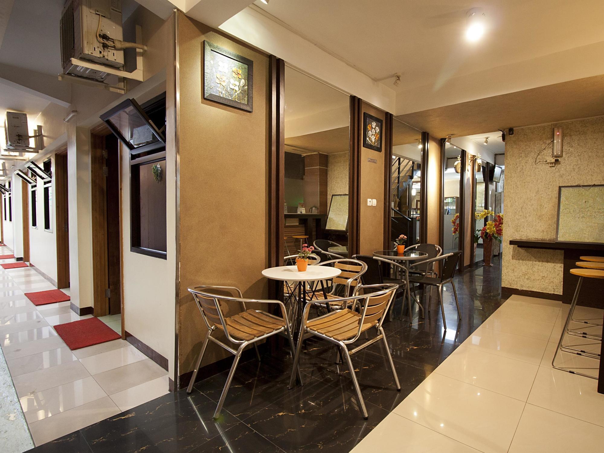 Mine Home Hotel Бандунг Екстер'єр фото